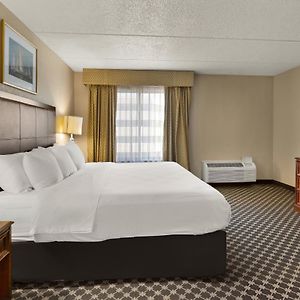 Hotel Rl Cleveland Airport West